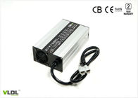 36V 18A 900W شارژر باتری الکتریکی ردیاب 230 * 135 * 70 میلیمتر شارژ اتوماتیک MCU کنترل شده است
