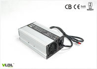 50.4V 10A شارژر باتری لیتیوم برای 50.4V لی باتری حداکثر خروجی 600W 50 - 60 هرتز